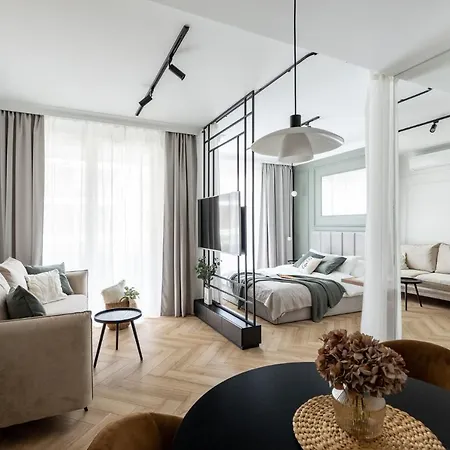 #1 Olive Center Free Garage *