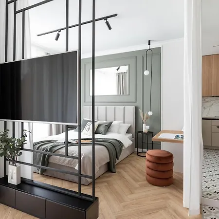 #1 Olive Center Free Garage *