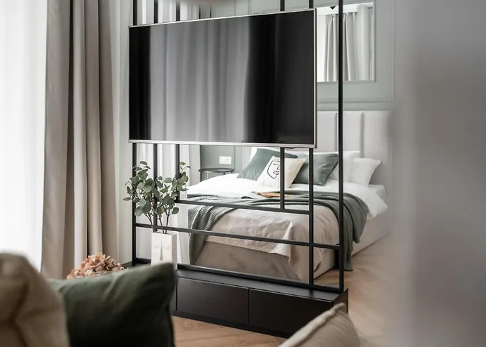 #1 Olive Center Free Garage Kraków