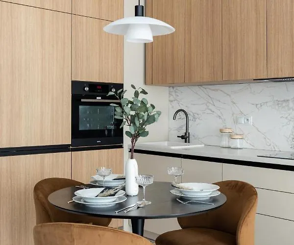 #1 Olive Center Free Garage Apartament *