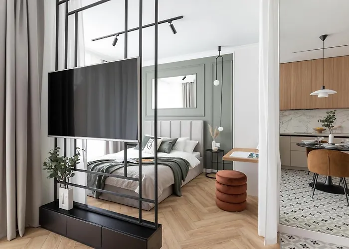 #1 Olive Center Free Garage *