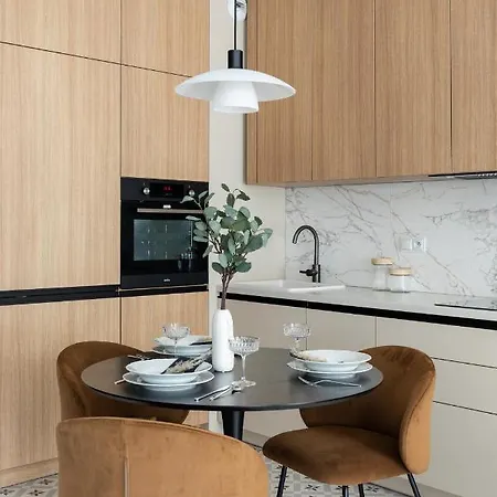 #1 Olive Center Free Garage Apartman *